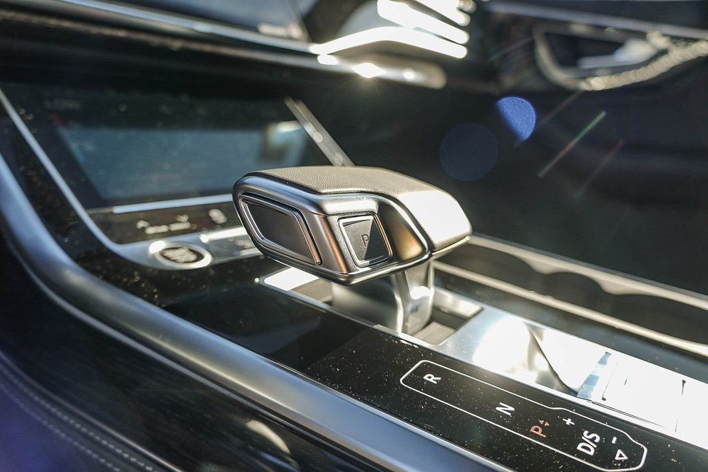 Thumbnail: 2026 Audi Q7 - 15