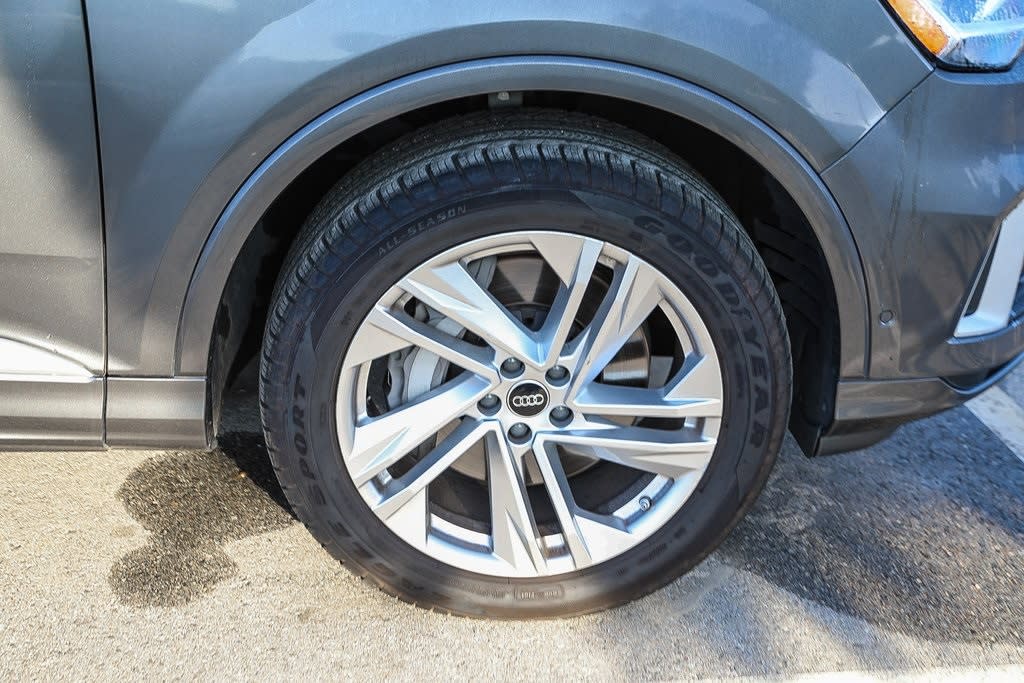 Thumbnail: 2023 Audi Q7 - 19