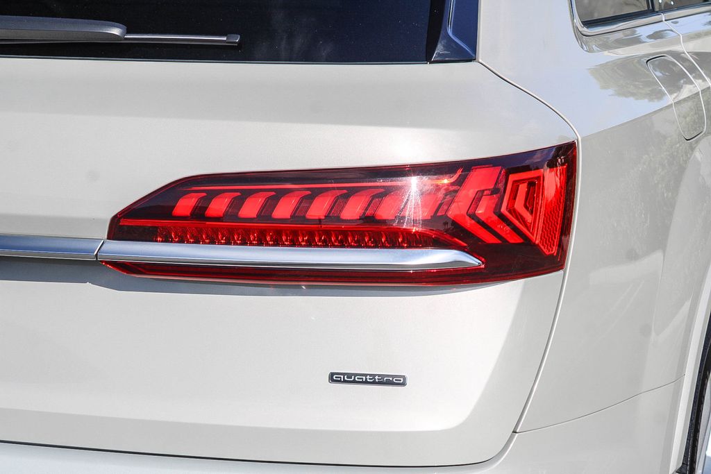 Thumbnail: 2024 Audi Q7 - 19