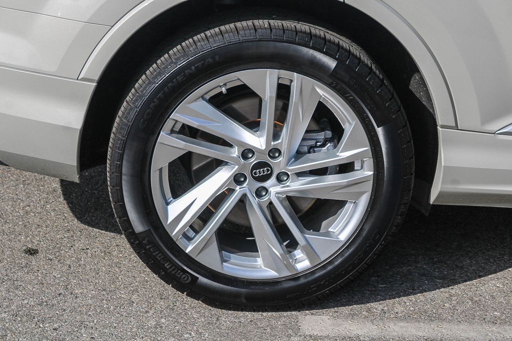 Thumbnail: 2024 Audi Q7 - 6