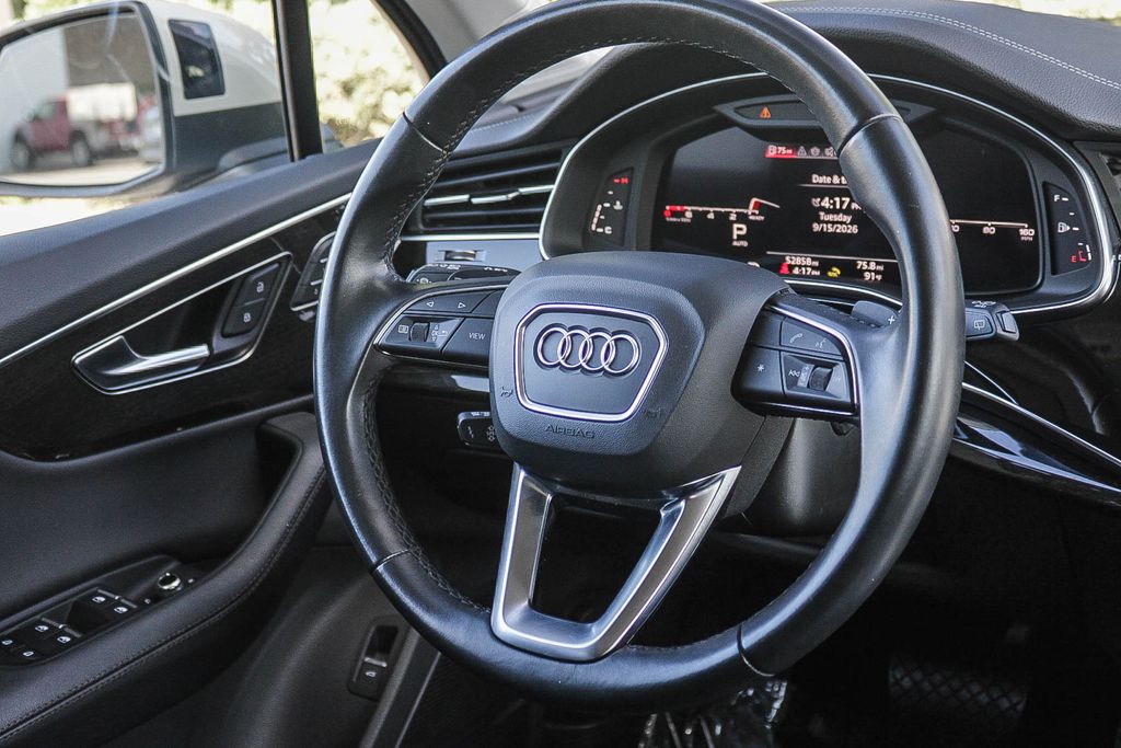 Thumbnail: 2024 Audi Q7 - 8
