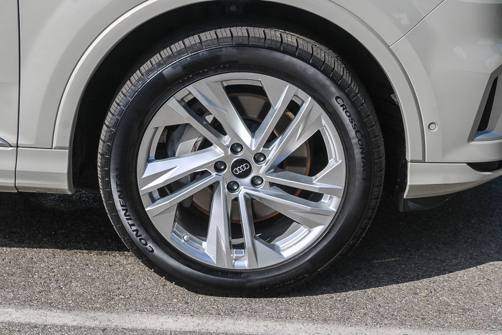 Thumbnail: 2024 Audi Q7 - 20