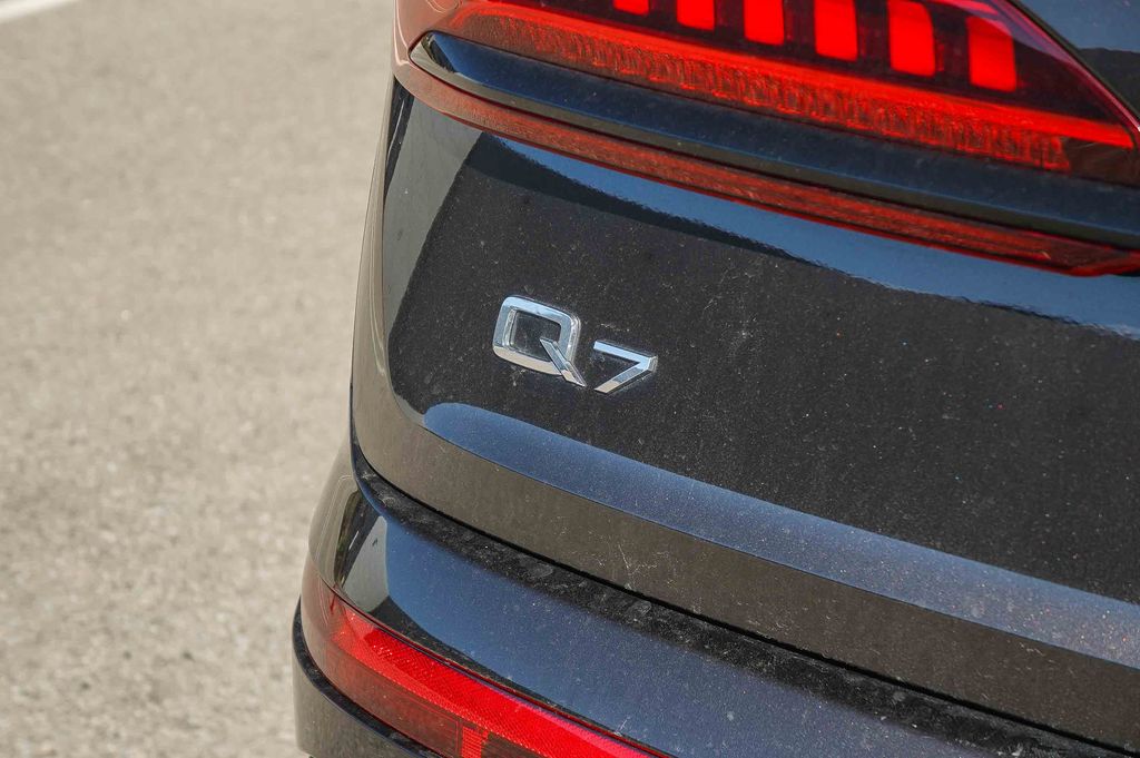 Thumbnail: 2023 Audi Q7 - 19