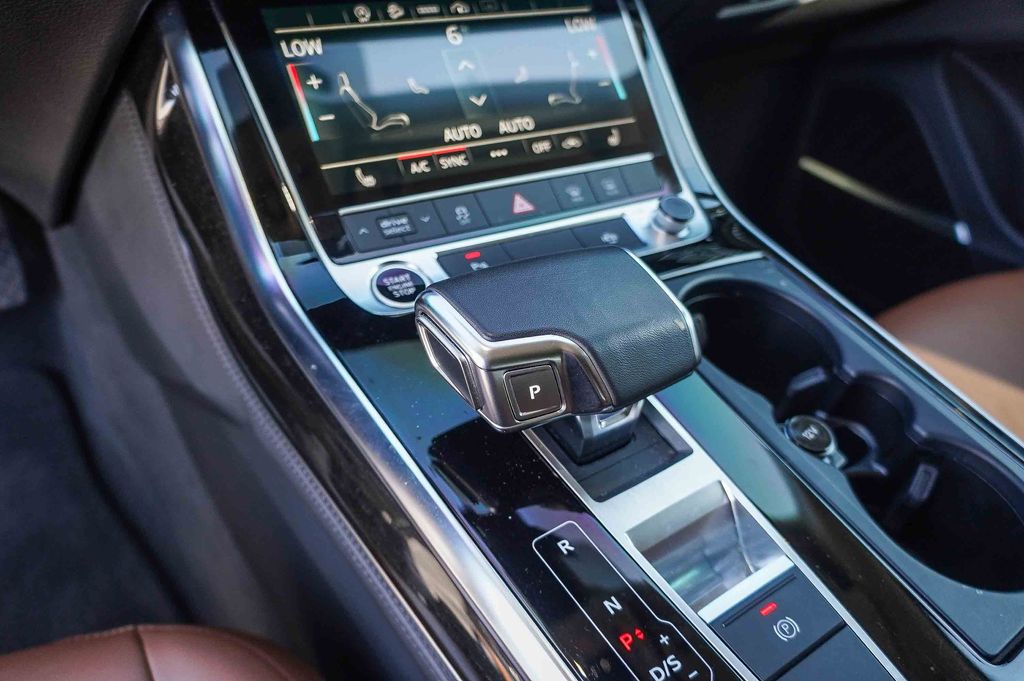 Thumbnail: 2023 Audi Q7 - 13