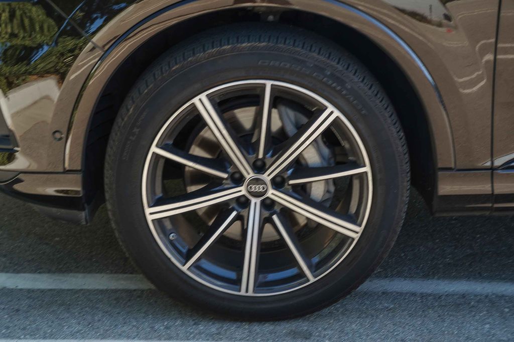 Thumbnail: 2023 Audi Q7 - 20