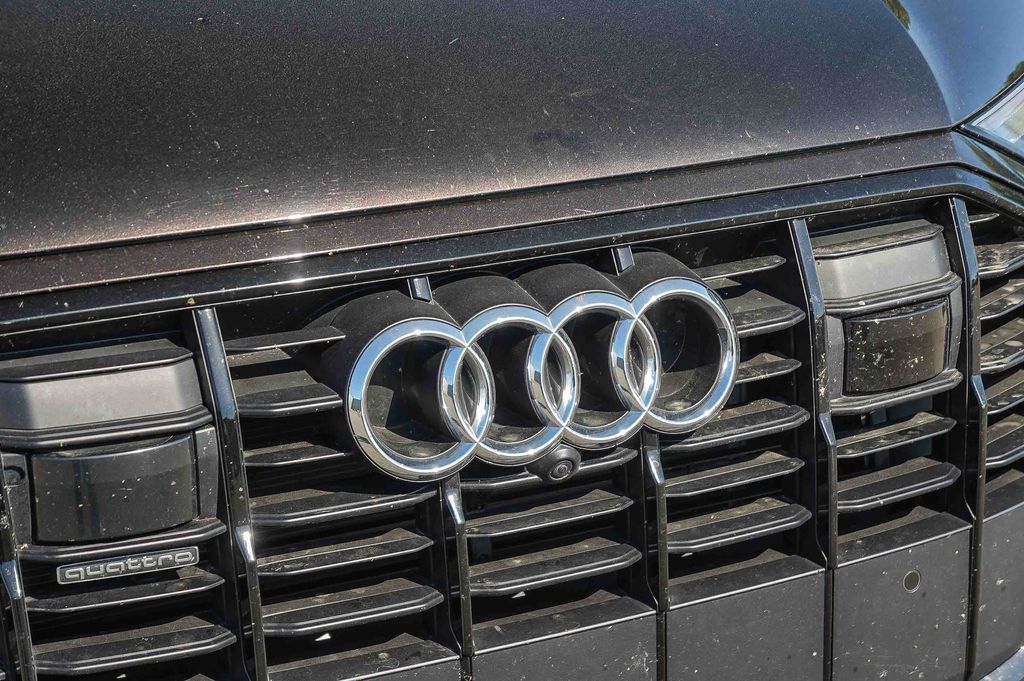 Thumbnail: 2023 Audi Q7 - 16