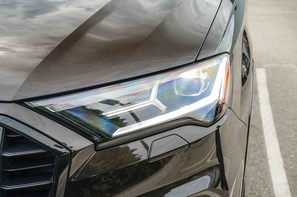 Thumbnail: 2023 Audi Q7 - 20