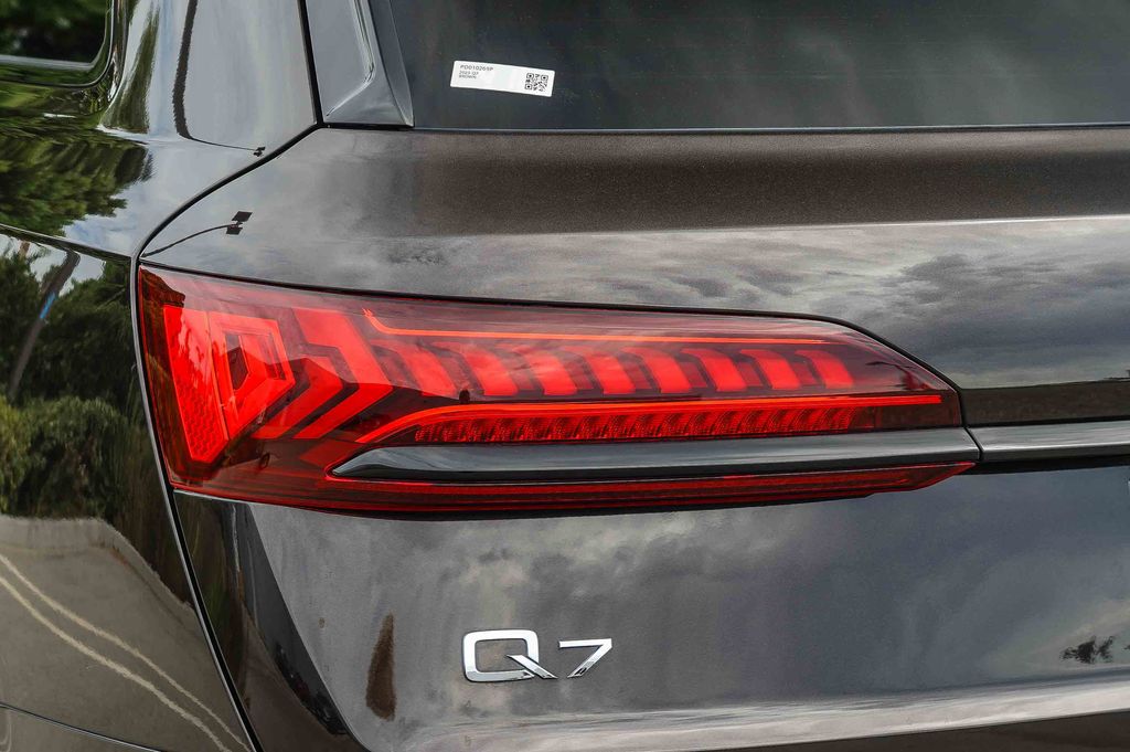 Thumbnail: 2023 Audi Q7 - 19
