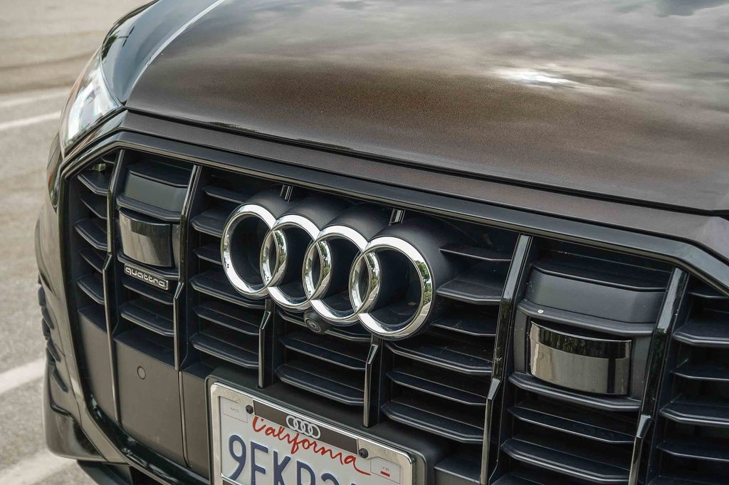 Thumbnail: 2023 Audi Q7 - 6