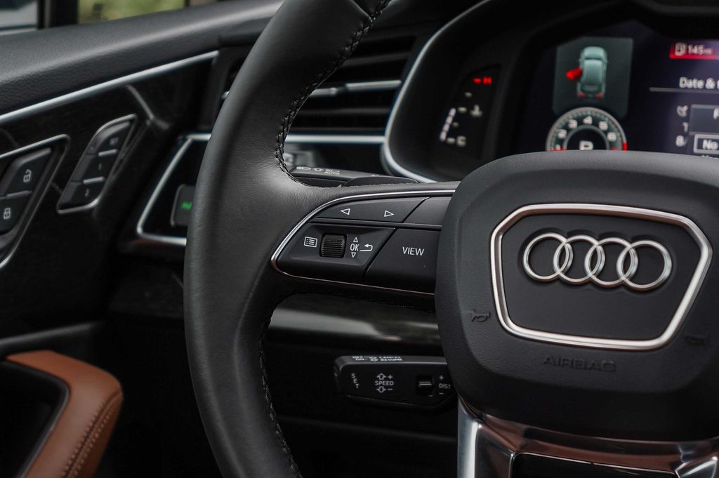 Thumbnail: 2023 Audi Q7 - 23