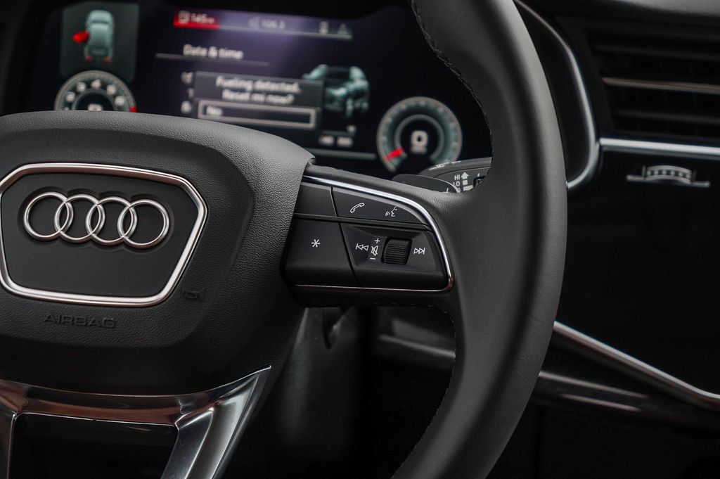 Thumbnail: 2023 Audi Q7 - 24