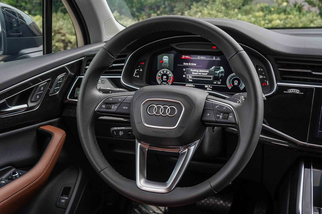 Thumbnail: 2023 Audi Q7 - 9