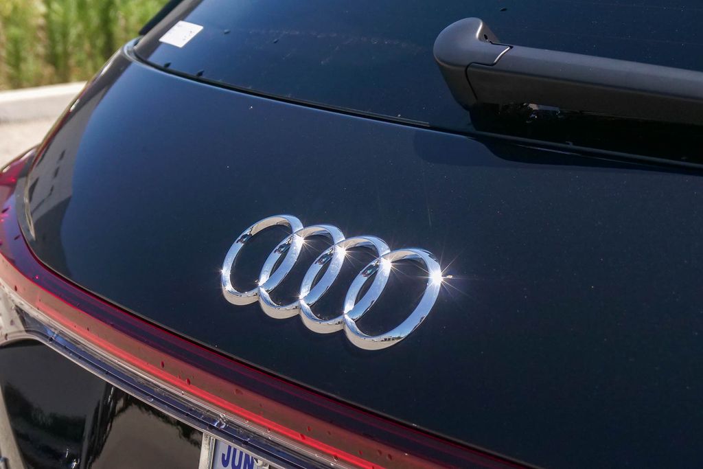 Thumbnail: 2023 Audi Q4 e-tron - 5