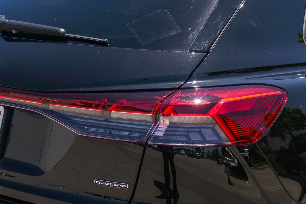 Thumbnail: 2023 Audi Q4 e-tron - 14