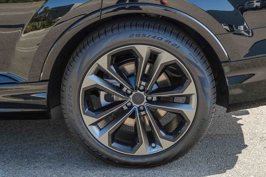 Thumbnail: 2026 Audi Q7 - 19