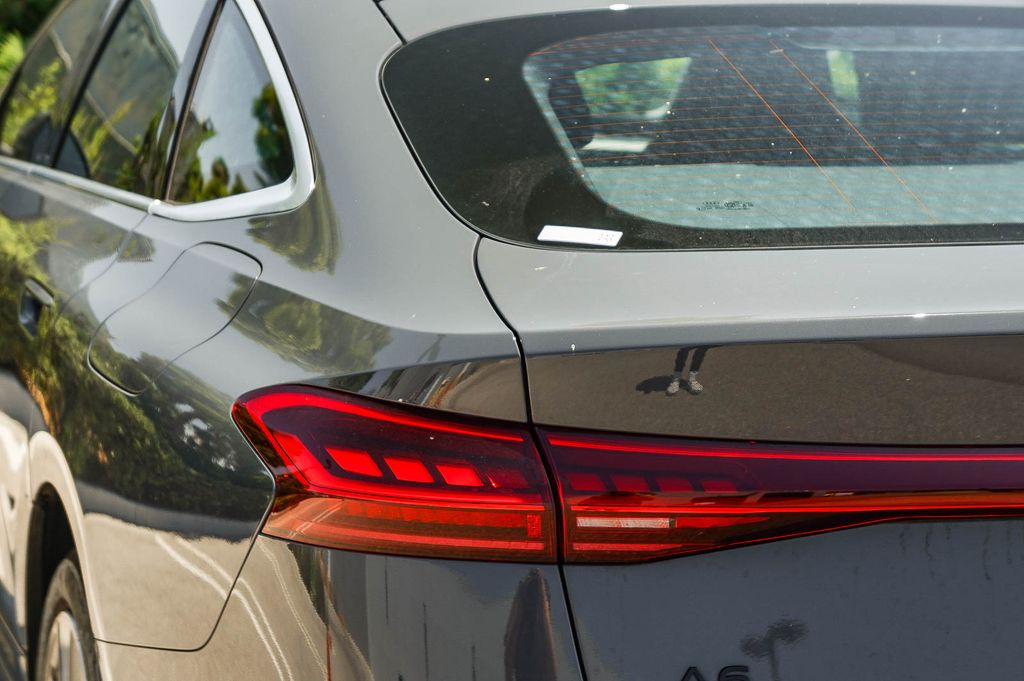 Thumbnail: 2025 Audi e-tron - 18