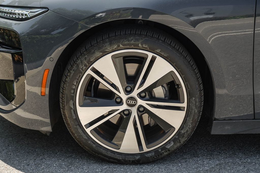 Thumbnail: 2025 Audi e-tron - 20