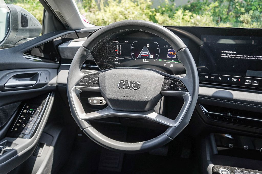 Thumbnail: 2025 Audi e-tron - 8