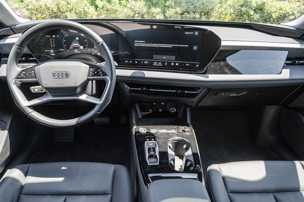 Thumbnail: 2025 Audi e-tron - 2