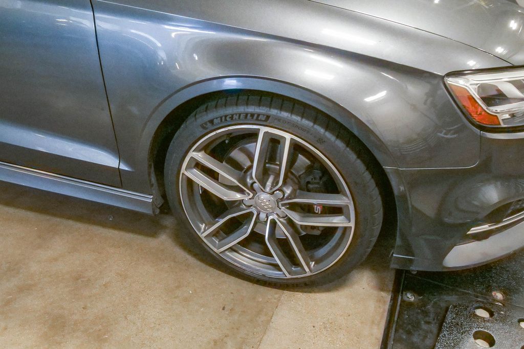Thumbnail: 2017 Audi S3 - 7
