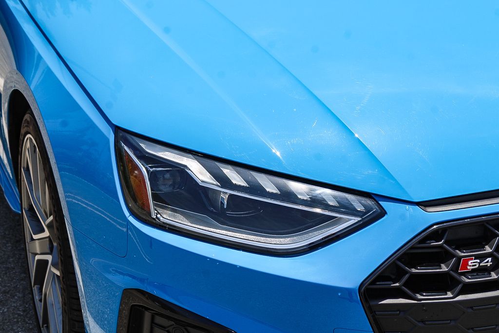 Thumbnail: 2022 Audi S4 - 11
