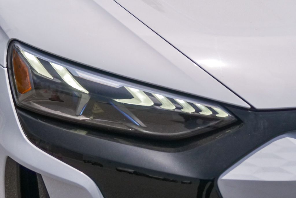 Thumbnail: 2024 Audi e-tron GT - 11