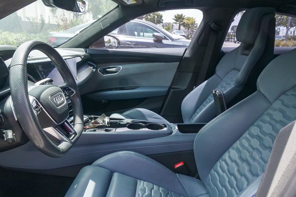 Thumbnail: 2024 Audi e-tron GT - 7