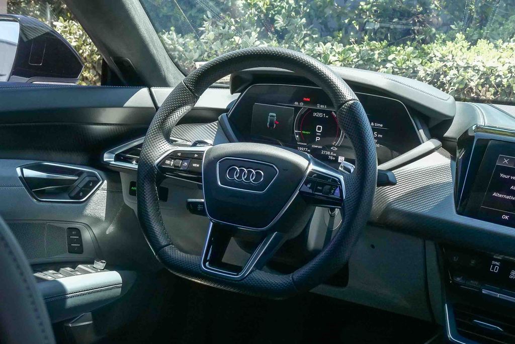 Thumbnail: 2024 Audi e-tron GT - 12