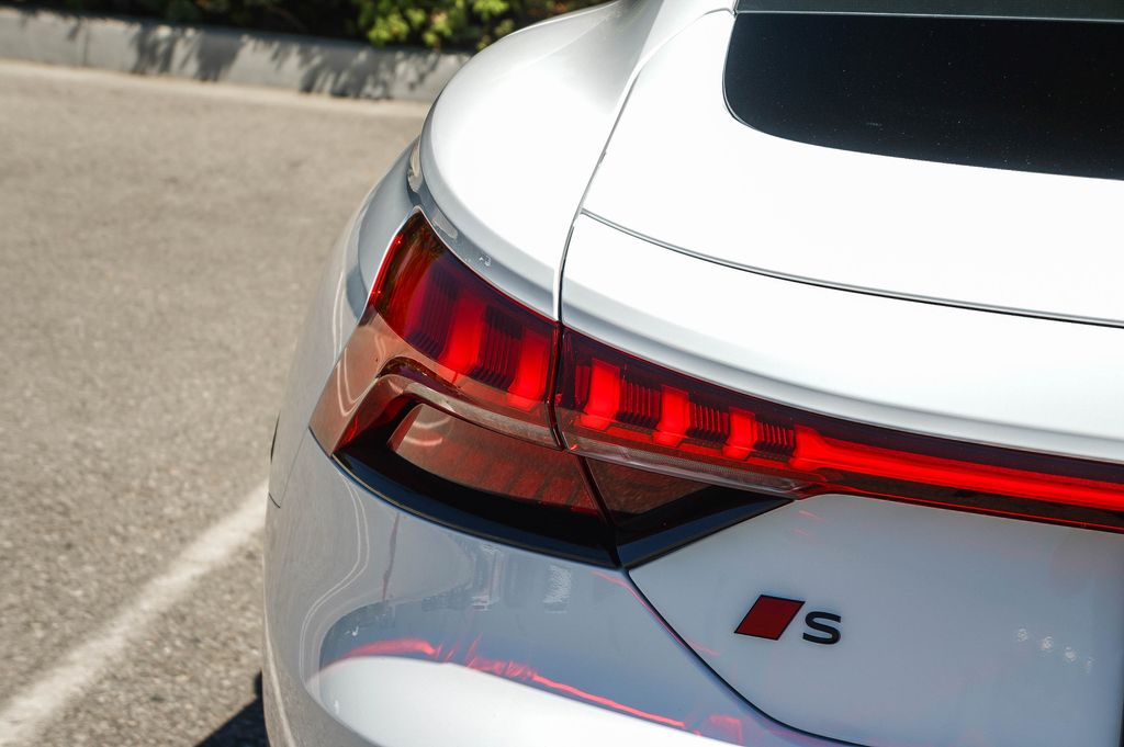 Thumbnail: 2026 Audi e-tron GT - 17