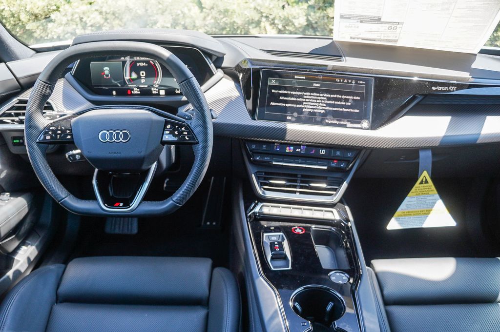 Thumbnail: 2026 Audi e-tron GT - 2