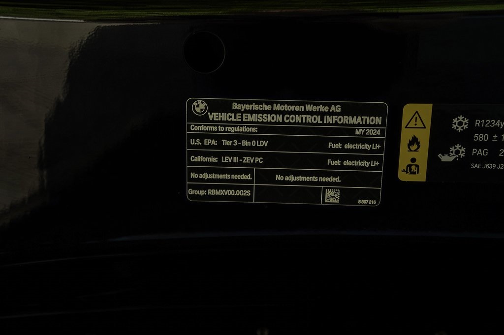 Thumbnail: 2024 BMW i4 - 32