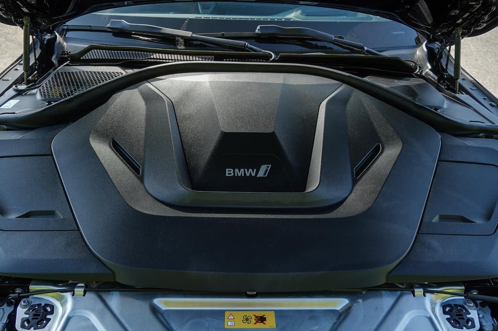 Thumbnail: 2024 BMW i4 - 8