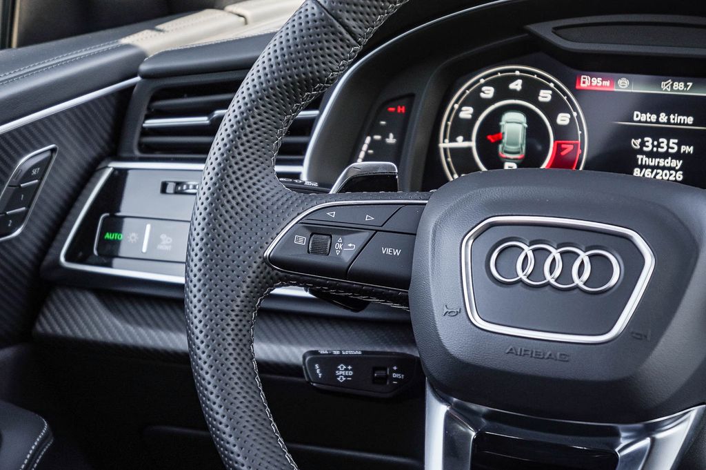 Thumbnail: 2026 Audi RS Q8 - 24