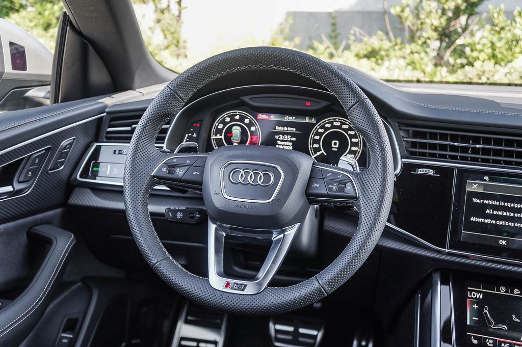 Thumbnail: 2026 Audi RS Q8 - 9