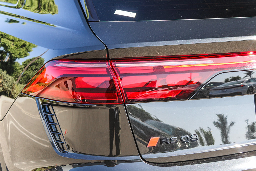 Thumbnail: 2025 Audi RS Q8 - 15