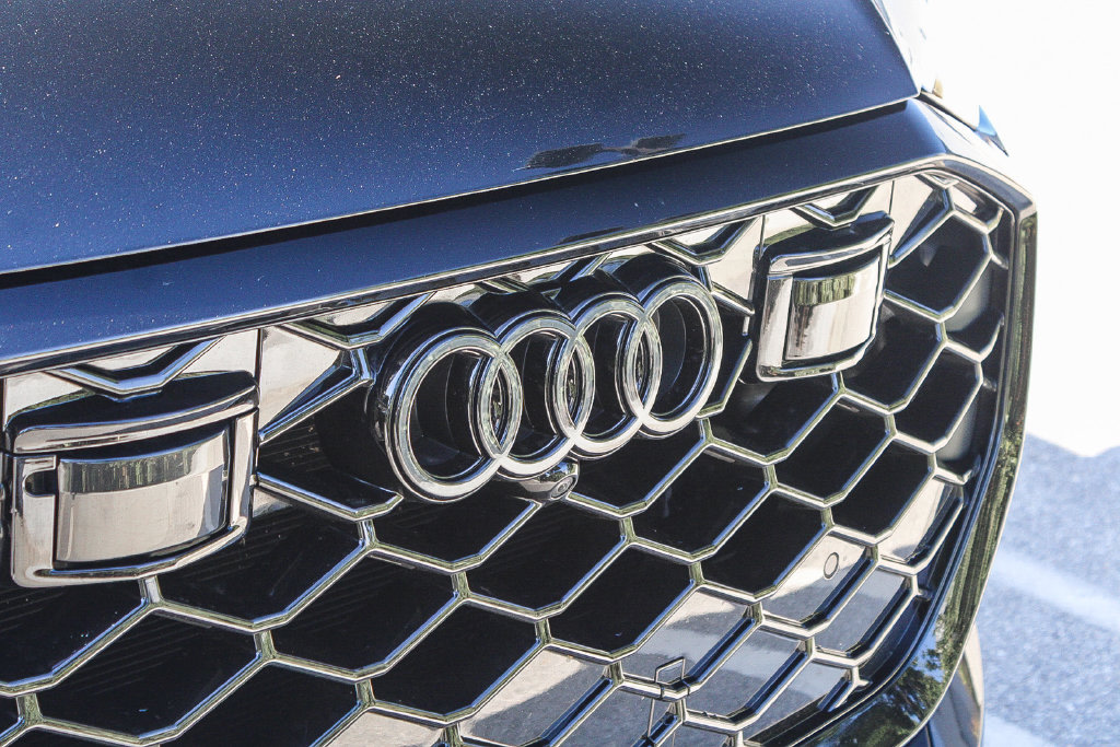 Thumbnail: 2025 Audi RS Q8 - 18