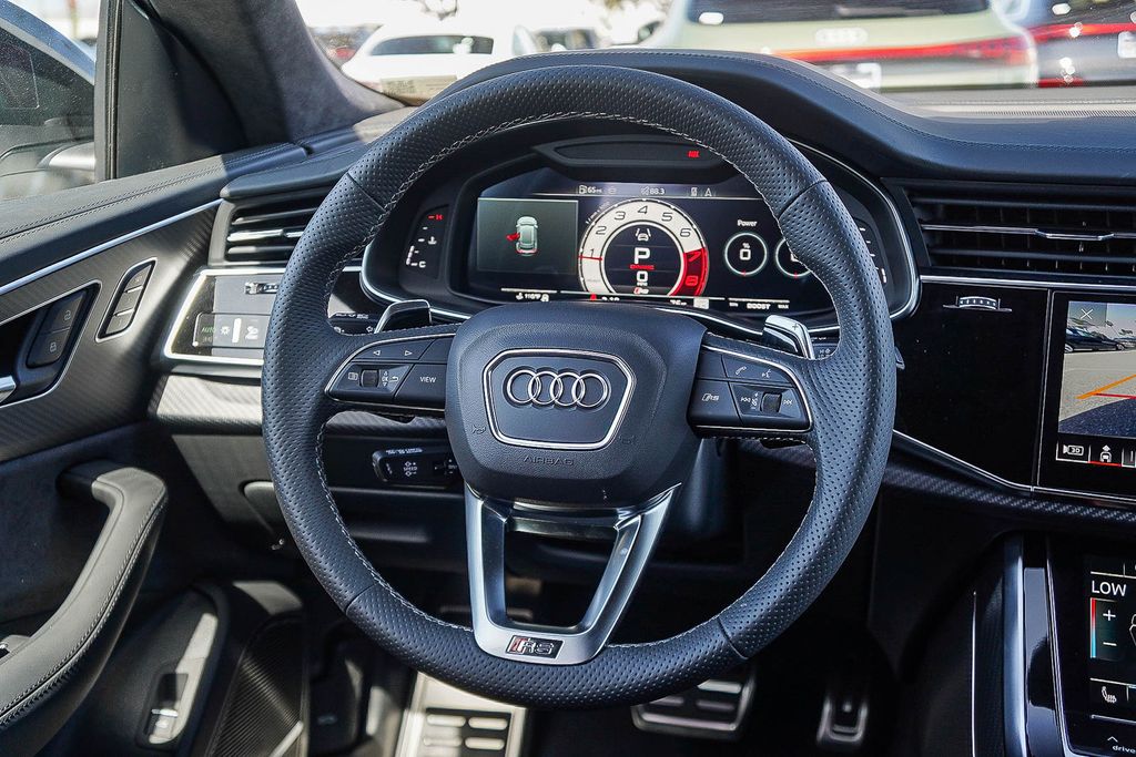 Thumbnail: 2026 Audi RS Q8 - 9