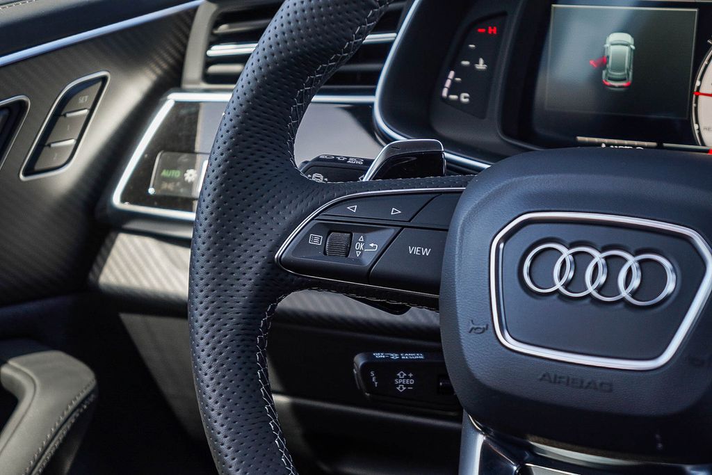 Thumbnail: 2026 Audi RS Q8 - 23