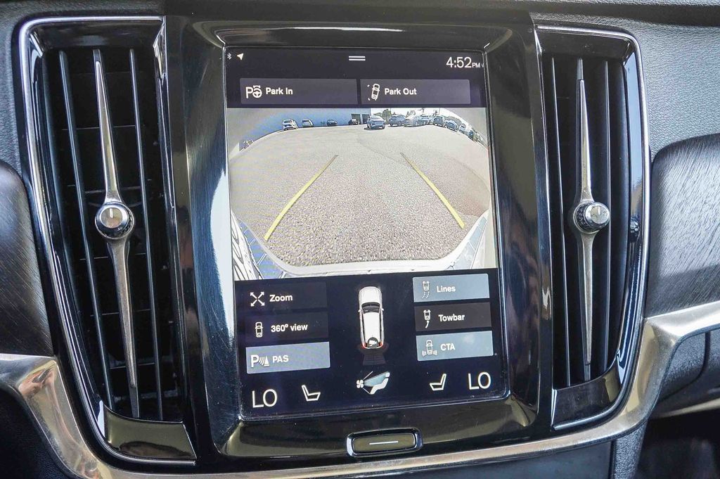 Thumbnail: 2018 Volvo V90 - 28
