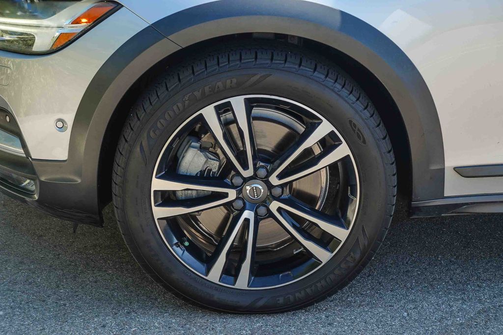 Thumbnail: 2018 Volvo V90 - 7