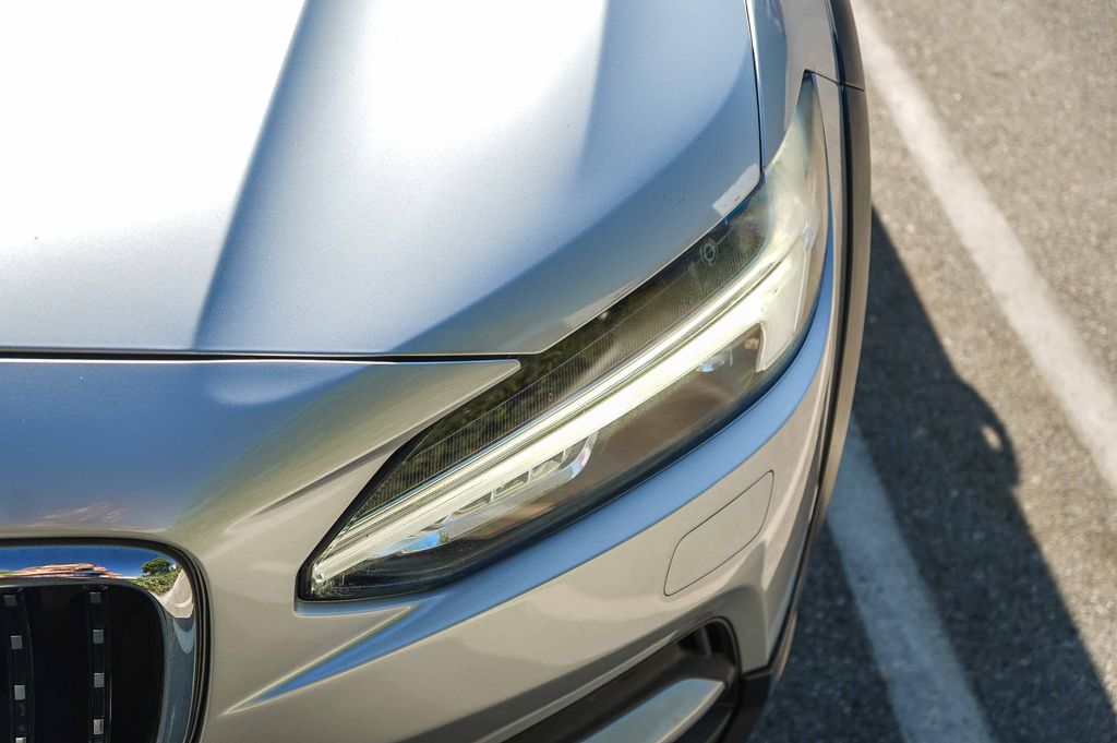 Thumbnail: 2018 Volvo V90 - 20