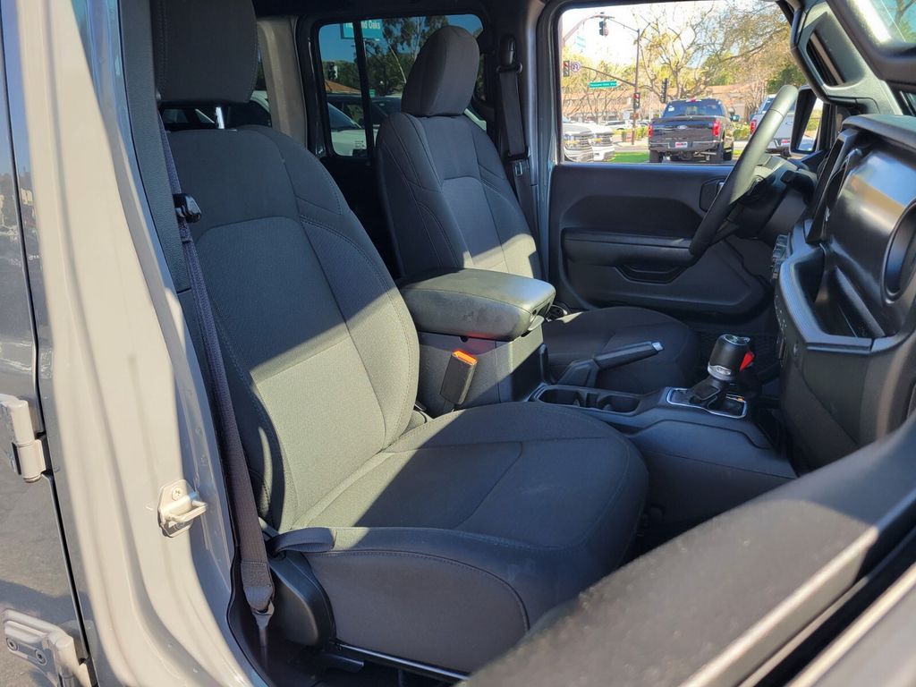 Thumbnail: 2023 Jeep Wrangler - 9