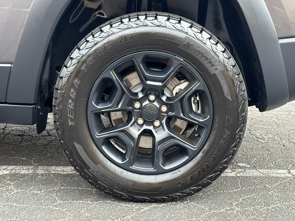 Thumbnail: 2020 Jeep Cherokee - 7