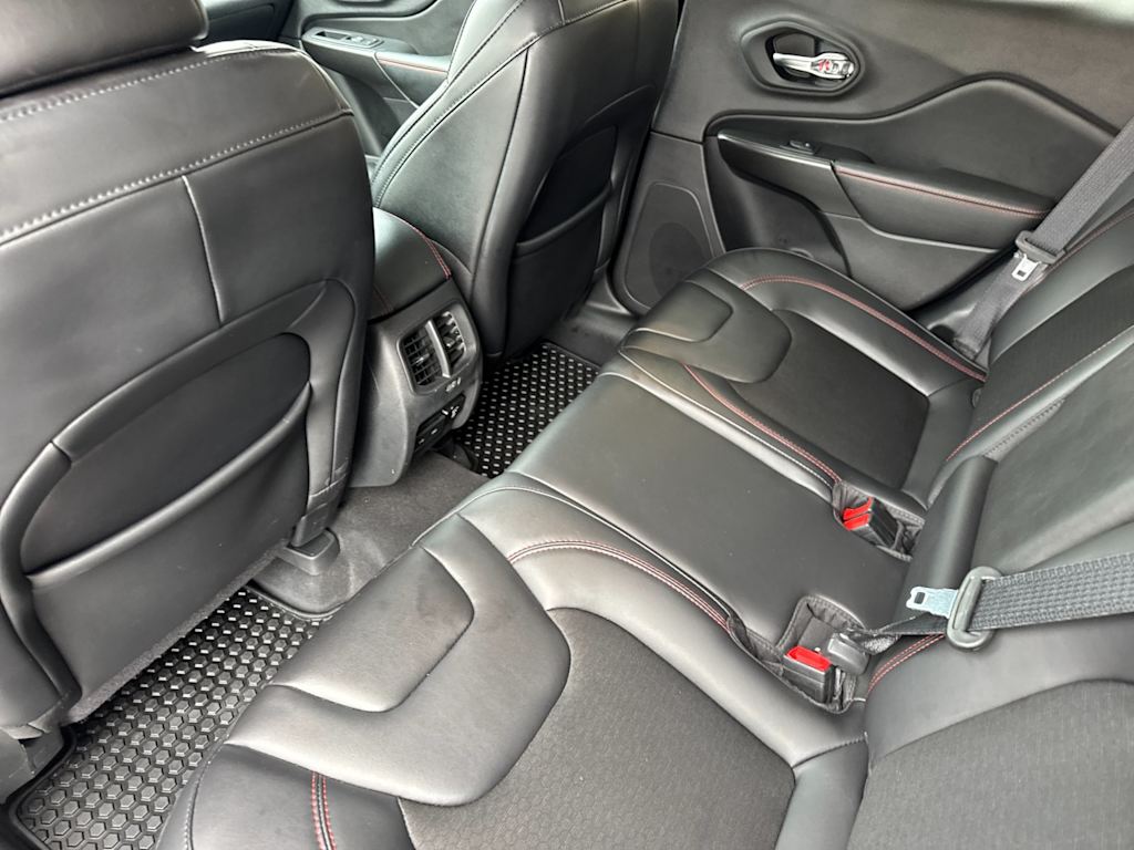 Thumbnail: 2020 Jeep Cherokee - 10