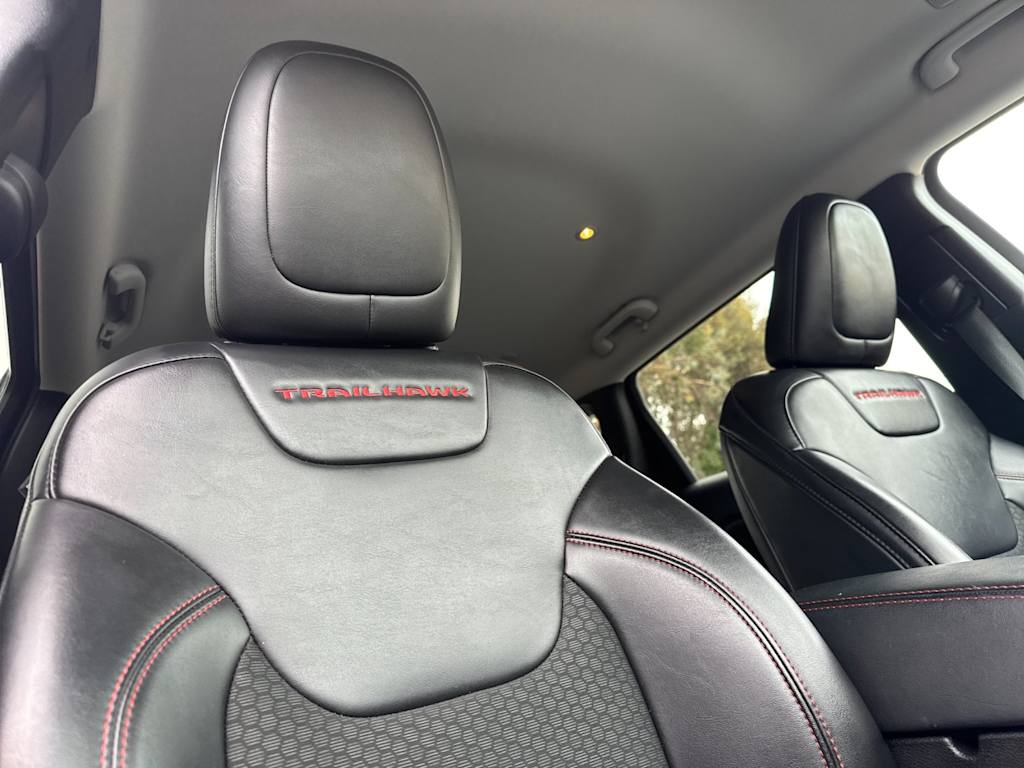 Thumbnail: 2020 Jeep Cherokee - 9