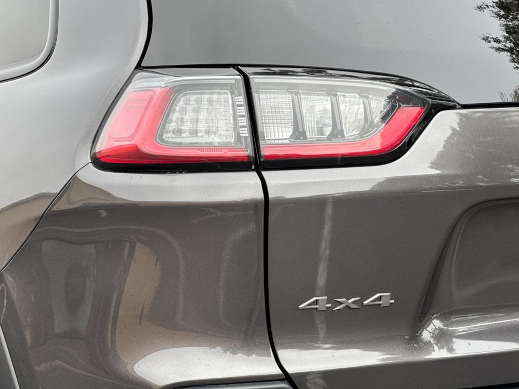 Thumbnail: 2020 Jeep Cherokee - 29