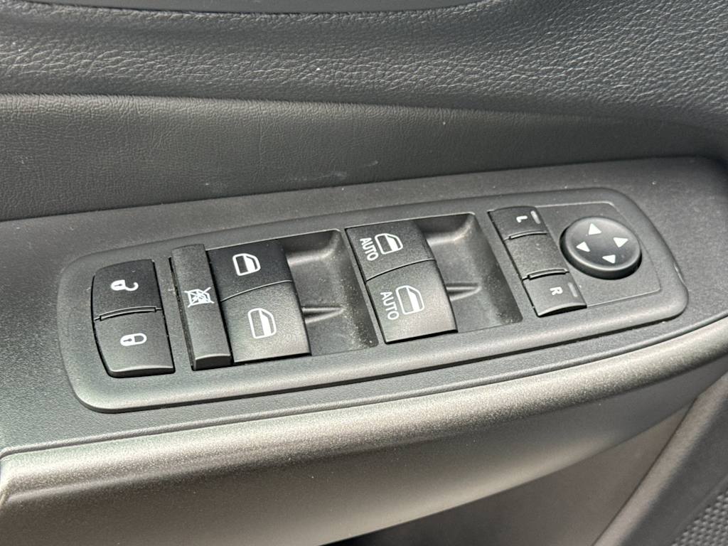 Thumbnail: 2020 Jeep Cherokee - 22