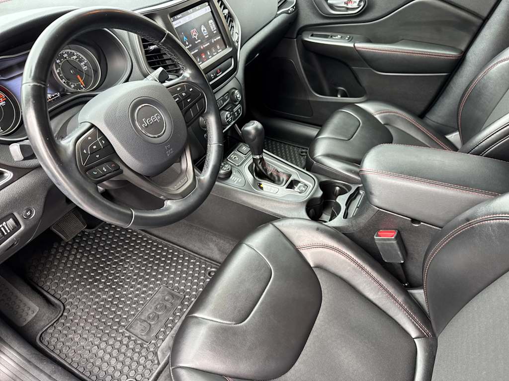 Thumbnail: 2020 Jeep Cherokee - 8