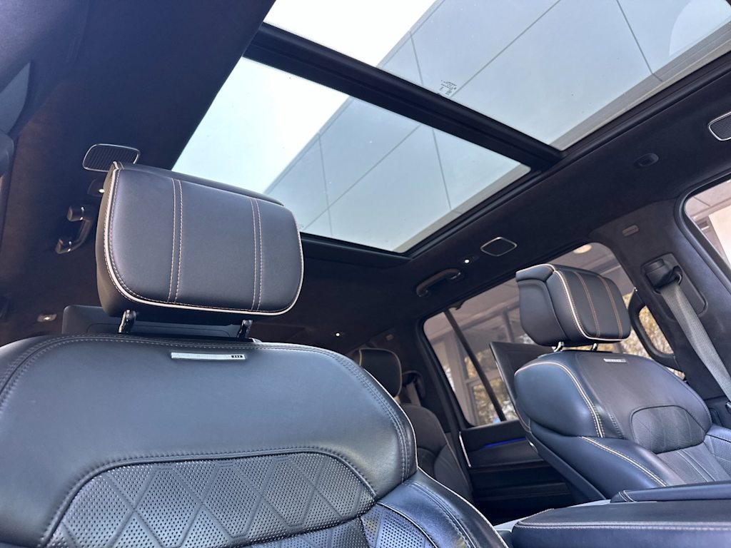 Thumbnail: 2023 Jeep Grand Wagoneer L - 23