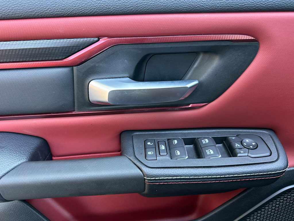 Thumbnail: 2026 RAM 1500 - 18